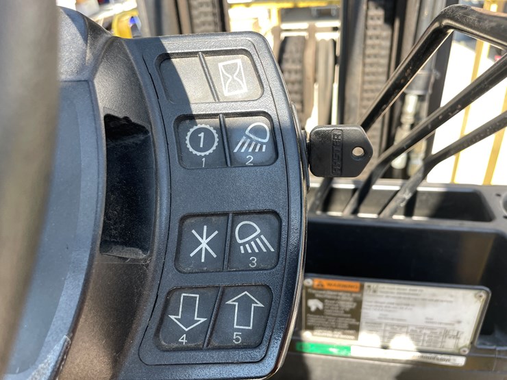 #6277-•-2011-hyster-40-lp-forklift-image-20
