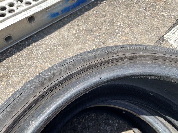 #6356-•-(2)-225/40r18-tires-image-3