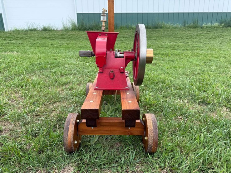 half-scale-new-holland-1.5hp-engine-image-7