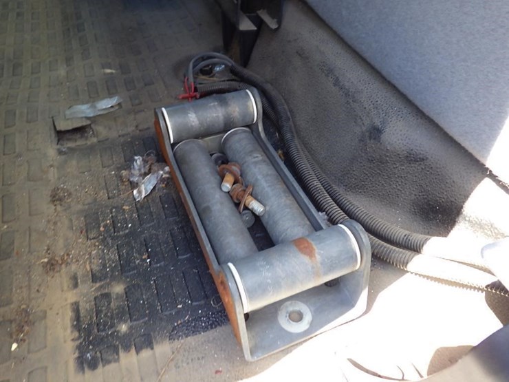2013-ford-f550-image-23