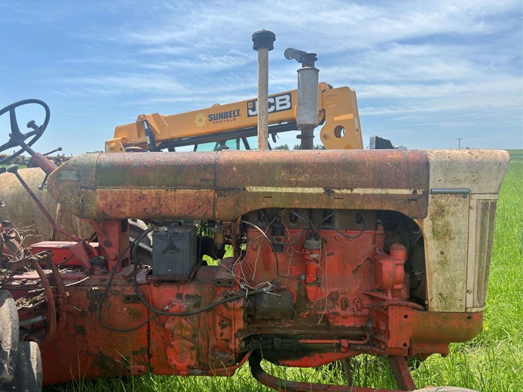 j-i-case-800-image-24