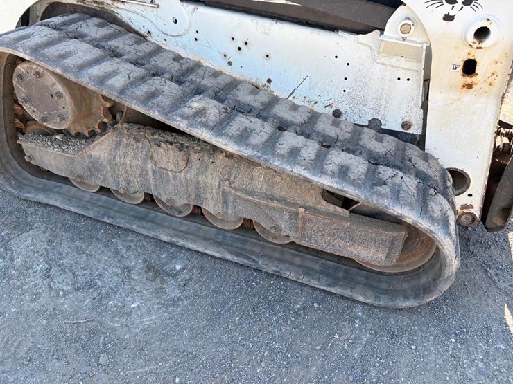 2017-bobcat-t750-image-13