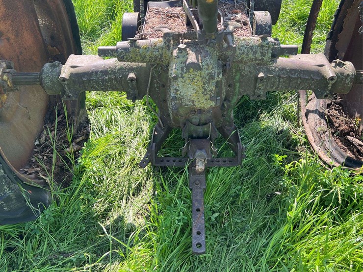 john-deere-model-b-image-31