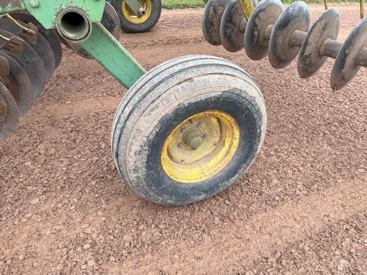 john-deere-210-image-9