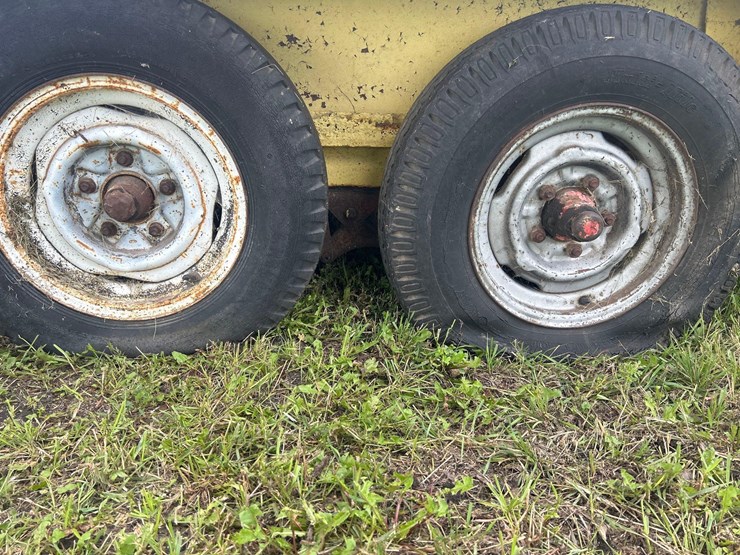 trailer-with-ramps-image-11