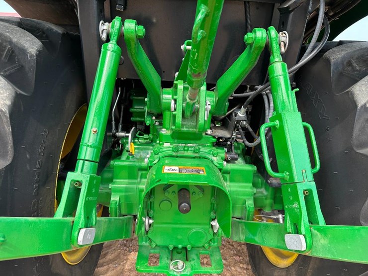 2018-john-deere-3033r-image-33