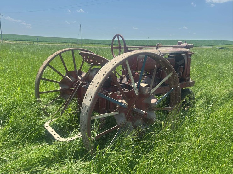 farmall-f12-image-5