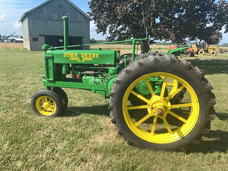 john-deere-b-image-5