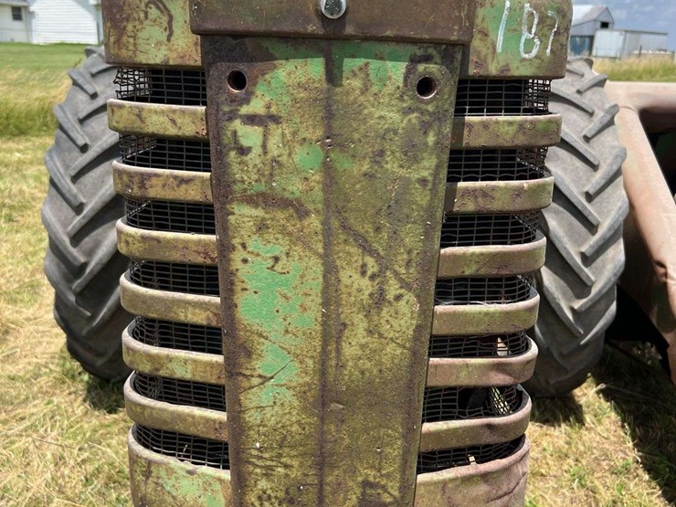 john-deere-b-image-9