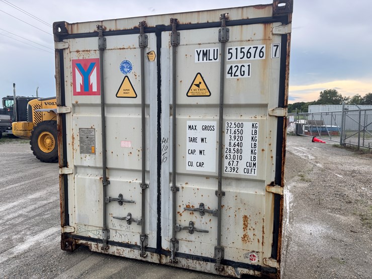 #4426-•-40'-shipping-container-image-2