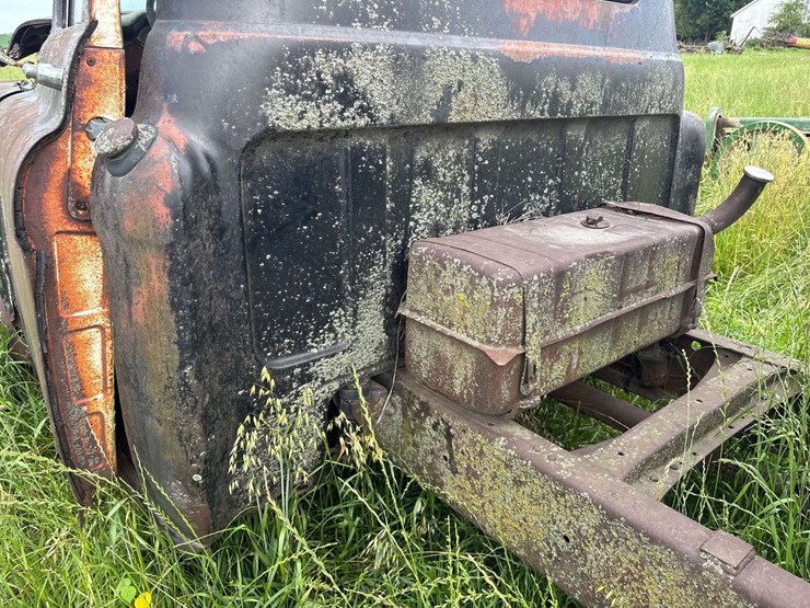 chevy-400-truck-with-minneapolis-moline-corn-sheller-image-67