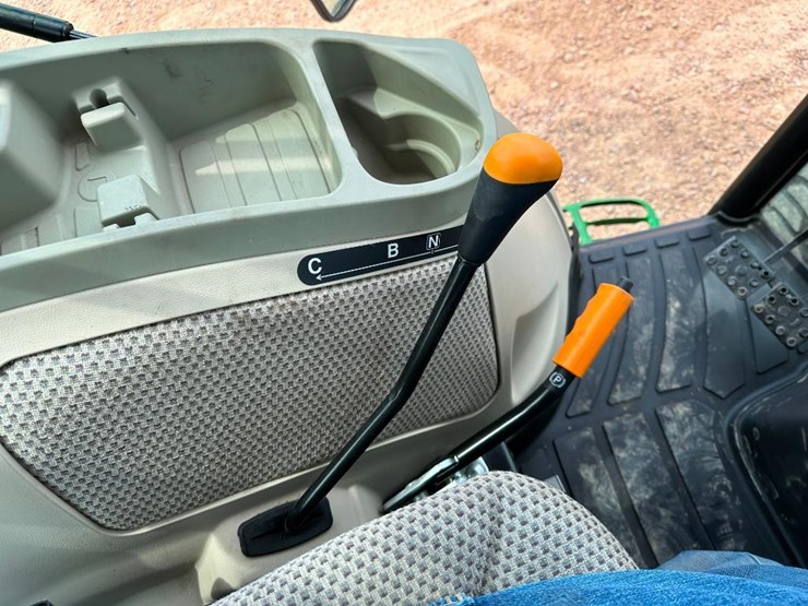 2018-john-deere-3033r-image-48