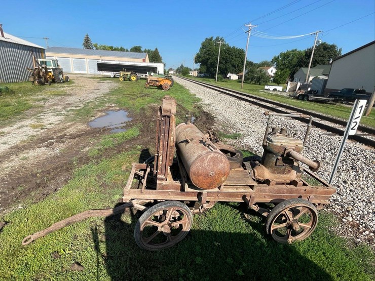 worthington-air-compressor-unit-on-highway-cart-image-2