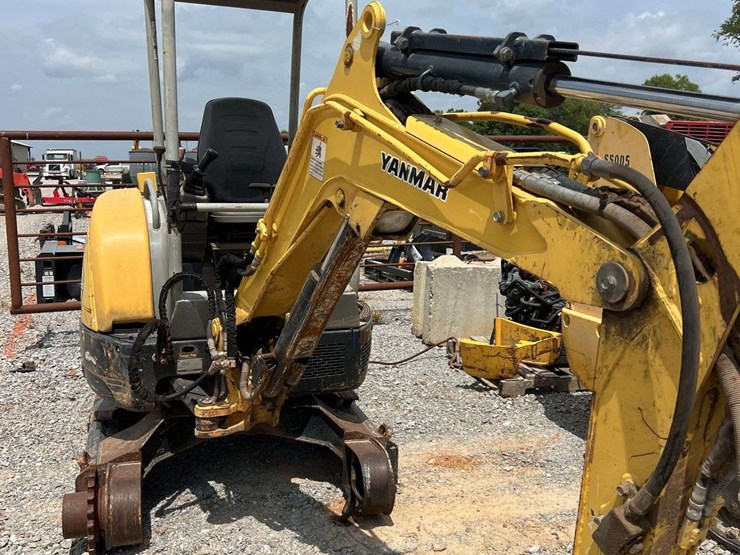 yanmar-vio20-image-8