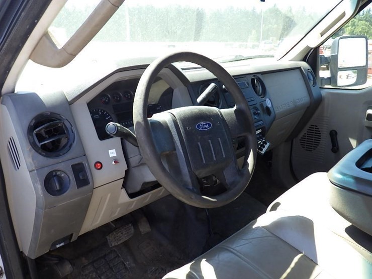 2009-ford-f550-image-18