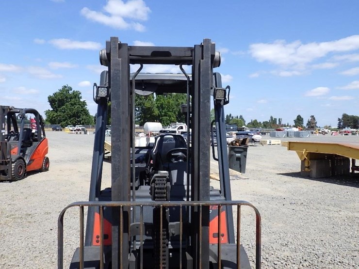 2014-linde-h25-forklift-image-9