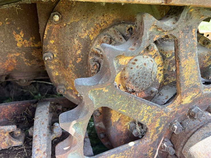 caterpillar-thirty-image-53