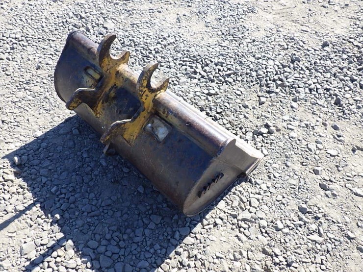 30"-hnl-excavator-smooth-bucket-image-4