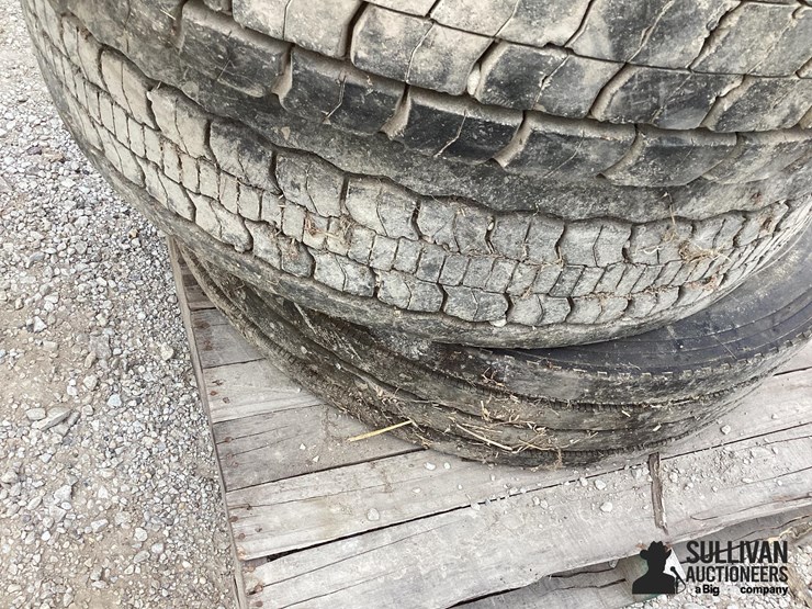 11r22.5-tires-image-11