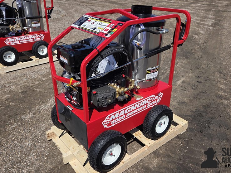 2025-magnum-4000-series-hot-water-pressure-washer-image-1