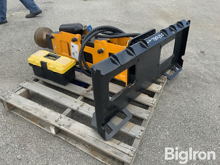 2025-giyi-680-skid-steer-post-driver-image-7