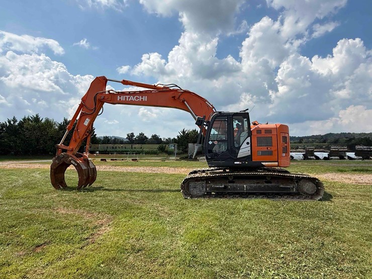 2017-hitachi-zx245us-lc-6-image-5