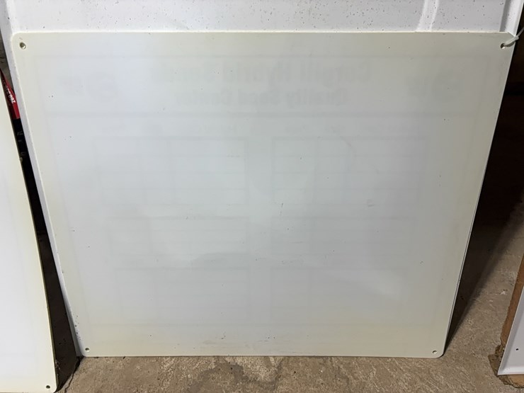 2-cargill-hybrid-seeds-boards-image-2