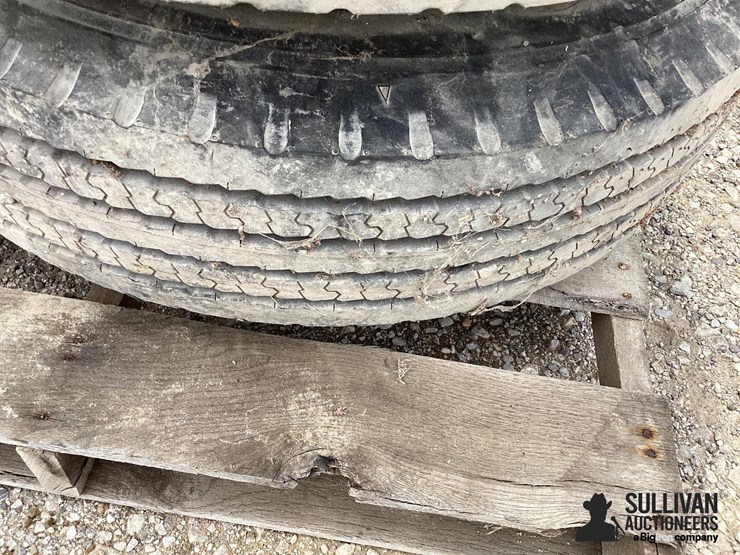 11r17.5-tires-&-rims-image-19