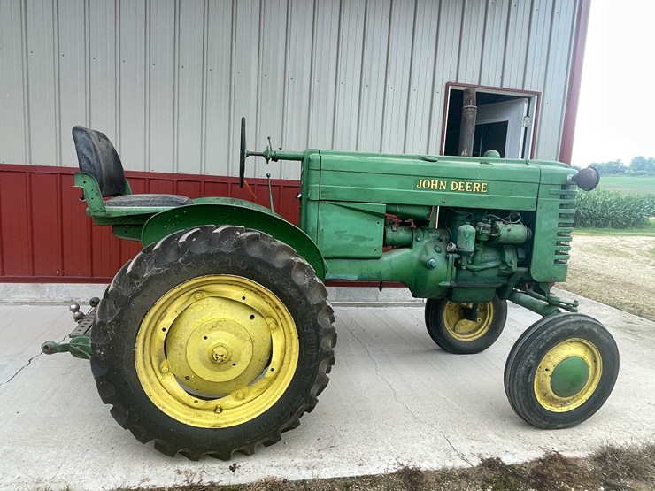 1949-john-deere-1950-image-1
