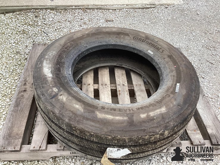 305/70r22.5-tire-image-4