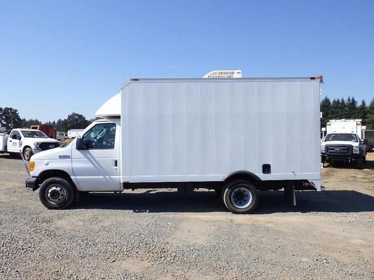 2006-utility-van-image-6