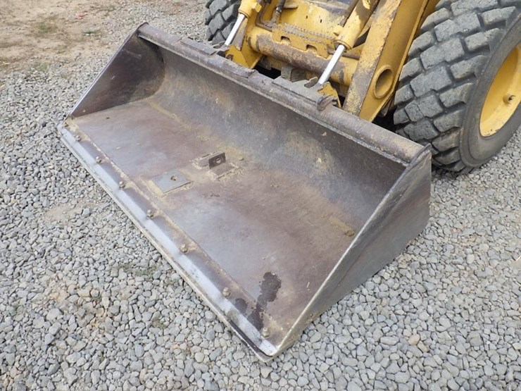 john-deere-skid-steer-loader-image-7