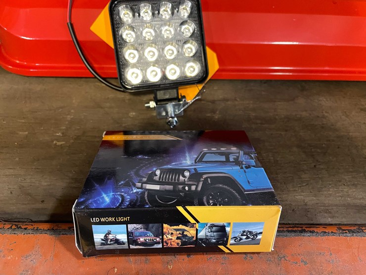 #2076-•-(2)-led-work-lights,-3.5"-square,-12/24vdc-(pr6)-image-4