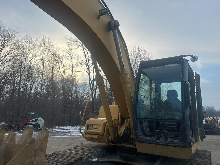 2003-deere-200c-lc-image-15