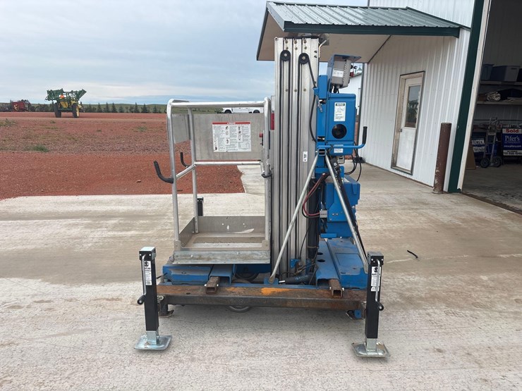 2000-genie-lift-image-3