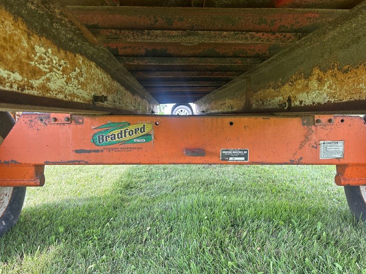 bradford-custom-grain-wagon-image-10
