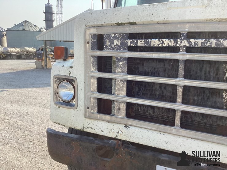 1980-international-2275-s/a-flatbed-truck-image-12