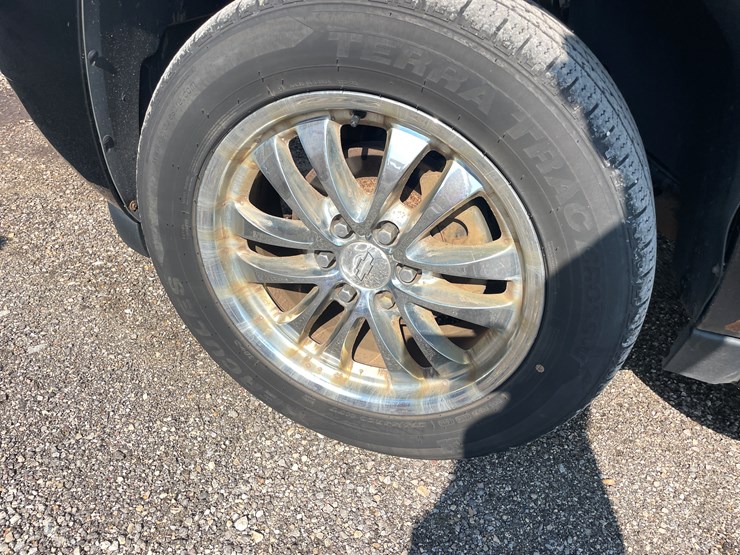 #6288-•-2008-chevy-suburban-(has-wi-title)-image-34