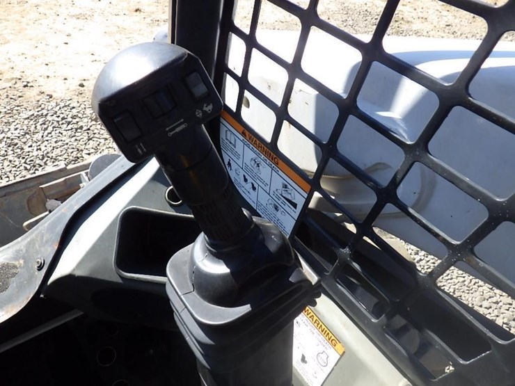 2015-bobcat-s530-image-21