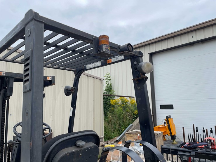 #1365-•-daewoo-5000-lb.-capacity-forklift-(o2)-image-27