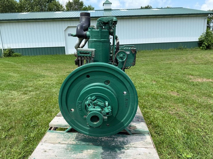 holt-4-cylinder-engine.-image-6
