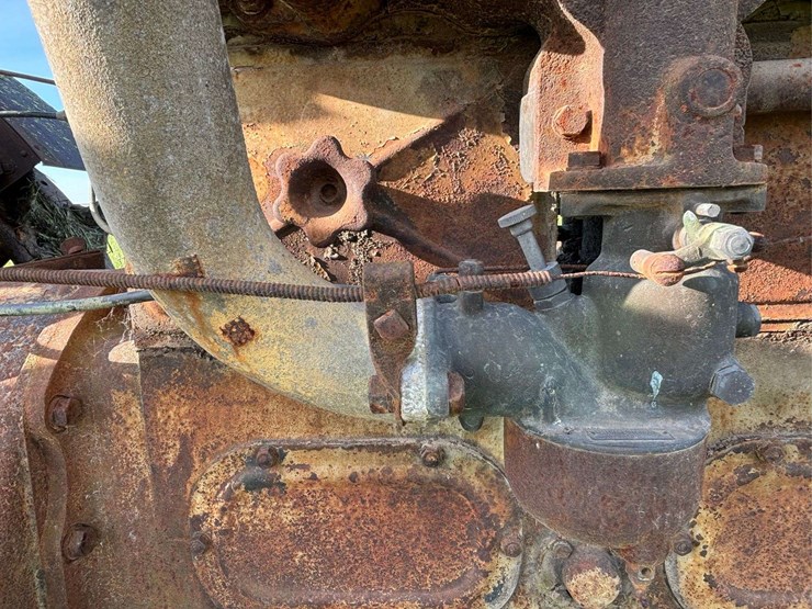 huber-4-cylinder-tractor-image-34
