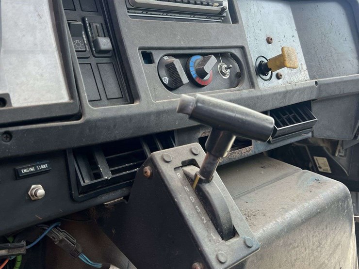 2000-international-4700-image-28