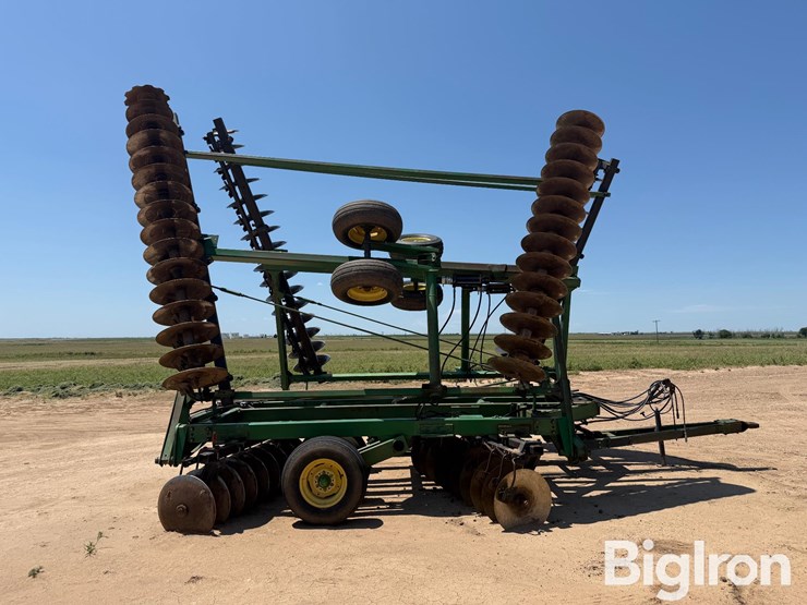 john-deere-235-image-4