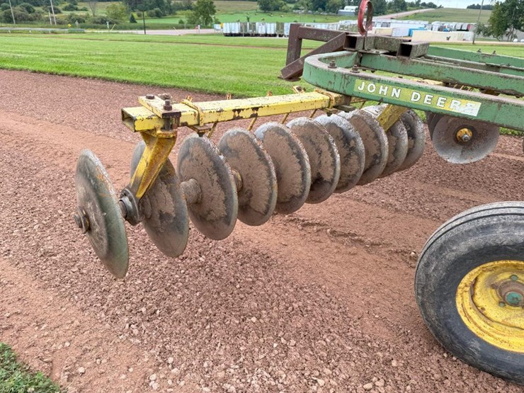 john-deere-210-image-19