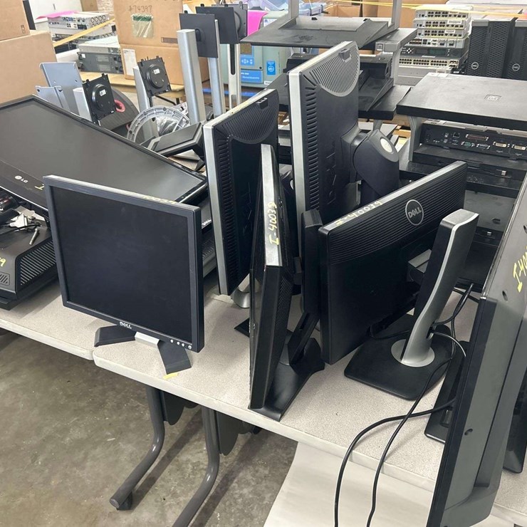 16 Computer Monitors