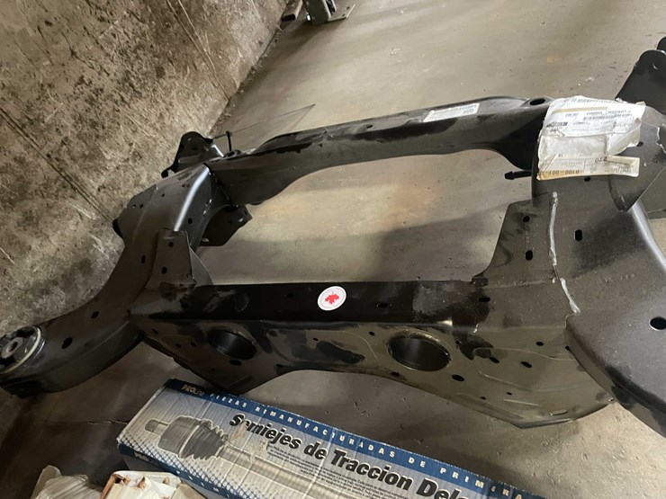 #2101-•-new-gm-rear-cross-member-23507132-2017-2019-cadillac-xt5-(pr8)-image-4