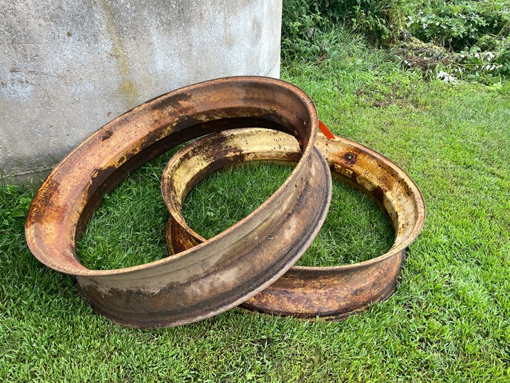 #7456-•-pair-of-tractor-tire-rims-image-3