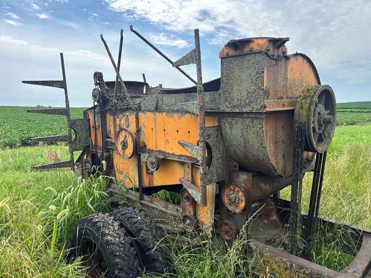 chevy-400-truck-with-minneapolis-moline-corn-sheller-image-72