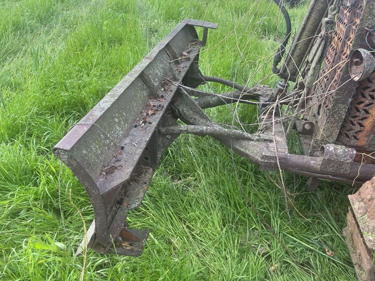 oliver-cleatrac-adh-crawler-image-36